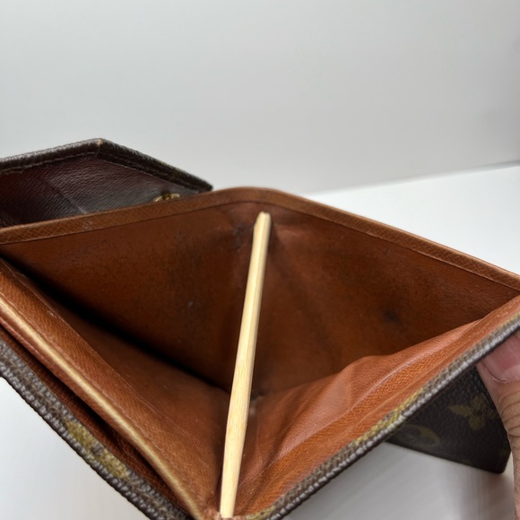 GUC Louis Vuitton Double-Sided Snap Wallet - Picture 8 of 10